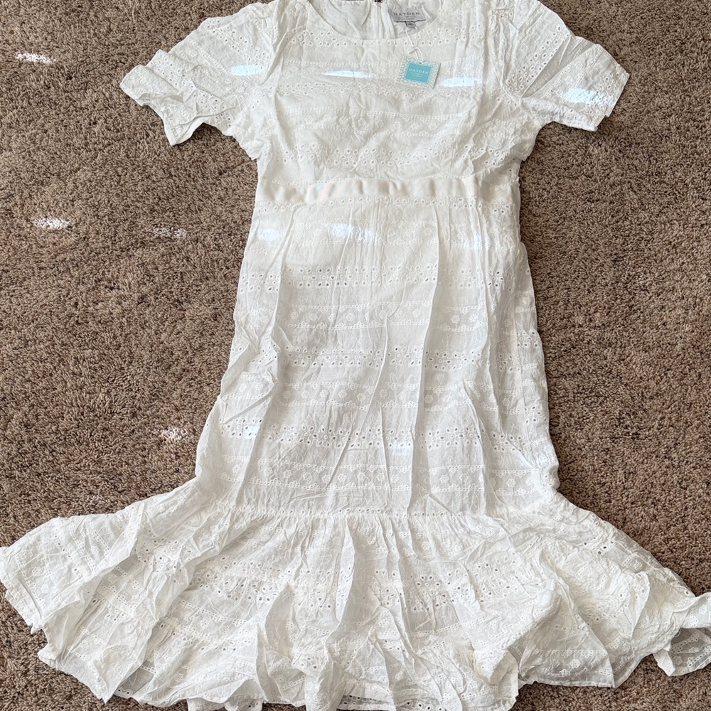 Elegant White Lace Dress